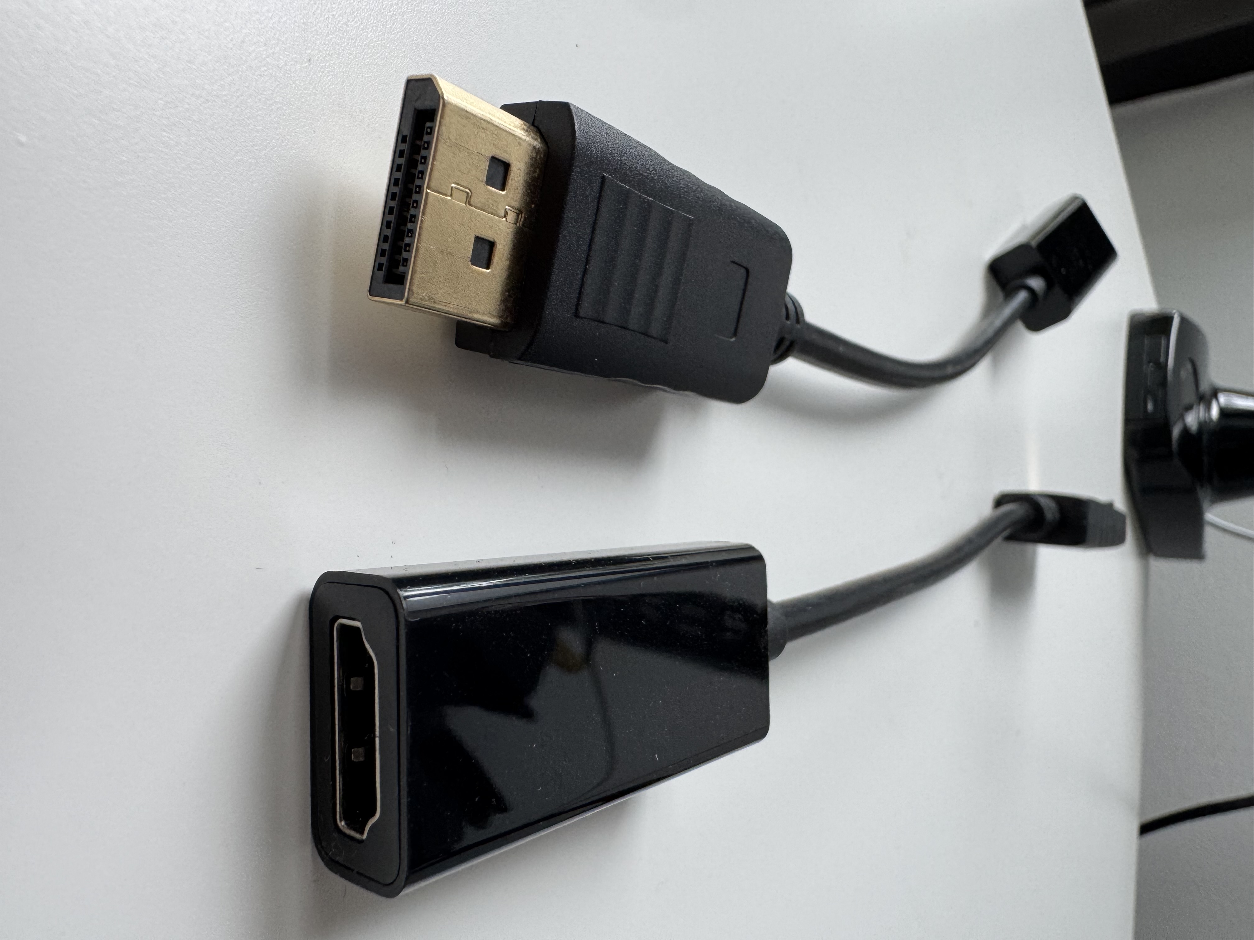 Display port to HDMI